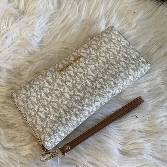 New Michael Kors jet set travel large continental wallet - Picture 2 of 8